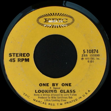 Looking Glass - One By One / Brandy (You're A Fine Girl) side A