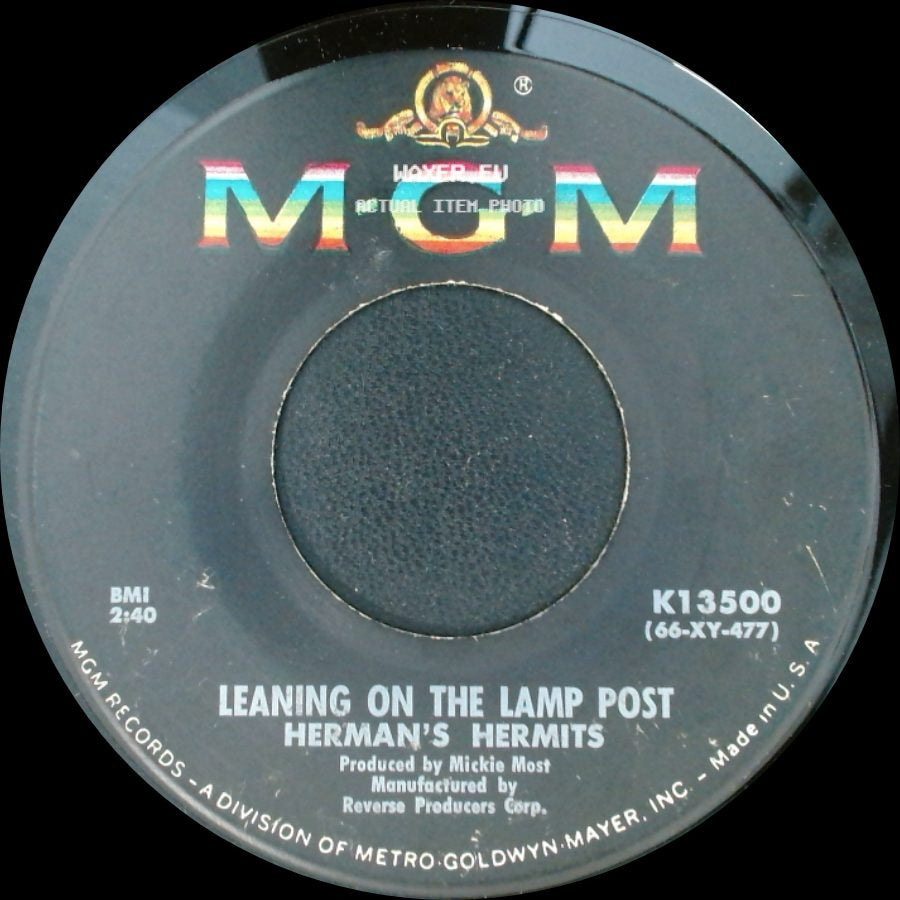 Herman's Hermits - Hold On! / Leaning On The Lamp Post side B