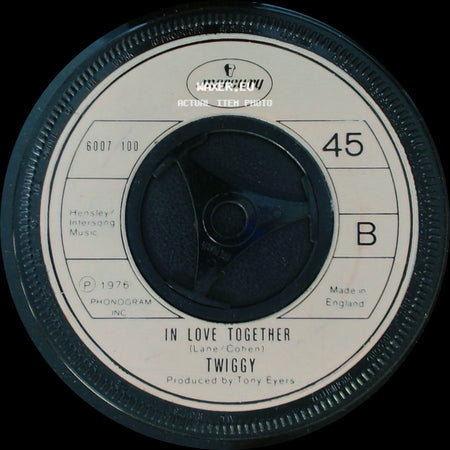 Twiggy - Here I Go Again / In Love Together side B