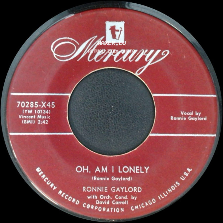 Ronnie Gaylord - Cuddle Me / Oh, Am I Lonely side B