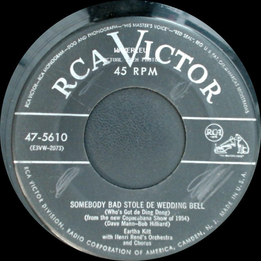 Eartha Kitt With Henri René's Orchestra And Chorus / Eartha Kitt - Somebody Bad Stole De Wedding Bell (Who's Got De Ding Dong) / Lovin' Spree side A