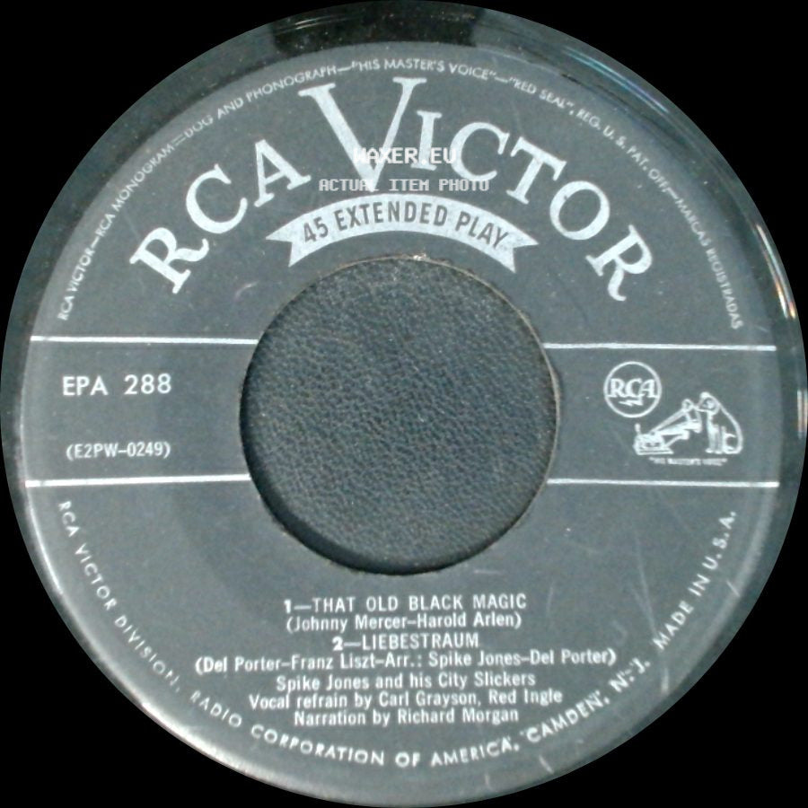 Spike Jones And His City Slickers - Love In Bloom / My Old Flame / That Old Black Magic / Liebestraum side B