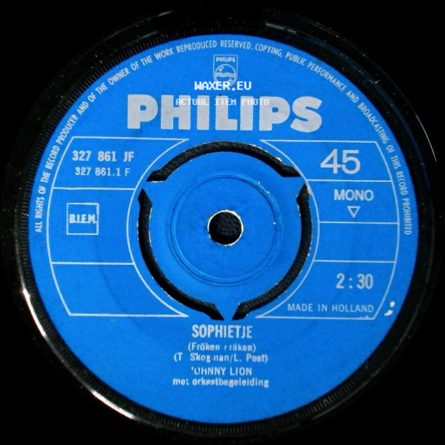 Johnny Lion - Jij Laat Me Koud / Sophietje side B