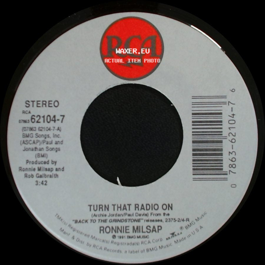 Ronnie Milsap - Old Habits Are Hard To Break / Turn That Radio On side B