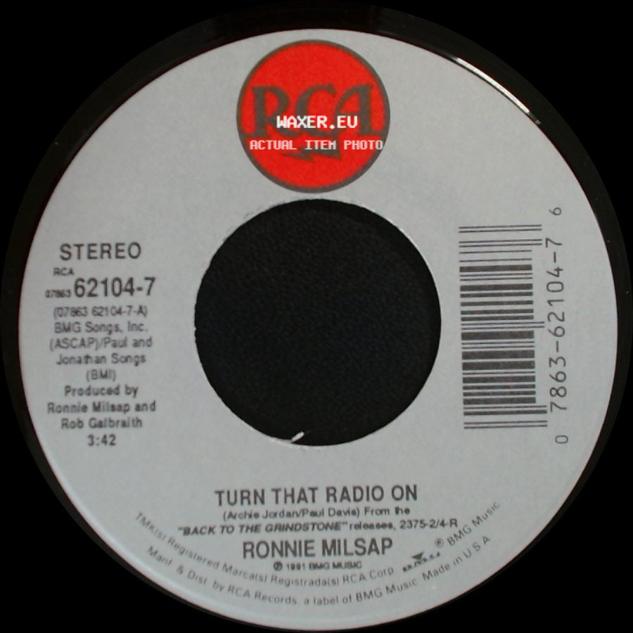 Ronnie Milsap - Old Habits Are Hard To Break / Turn That Radio On side B