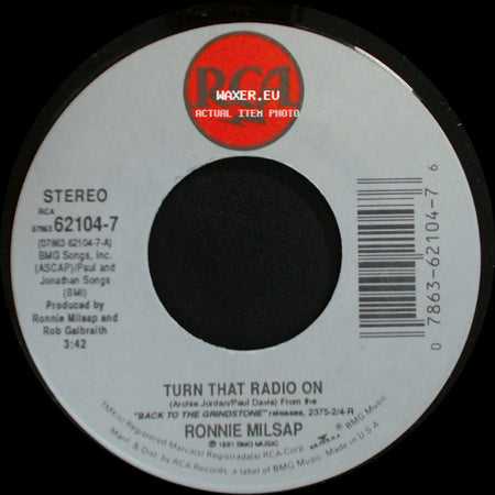 Ronnie Milsap - Old Habits Are Hard To Break / Turn That Radio On side B