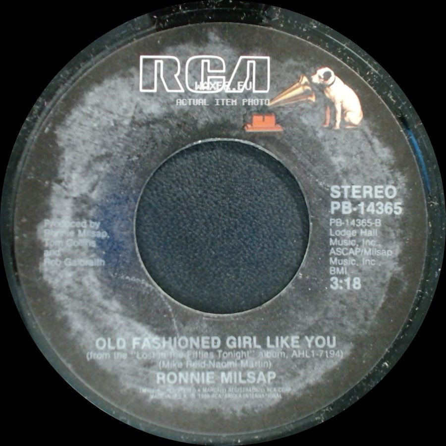 Ronnie Milsap - In Love / Old Fashioned Girl Like You side B