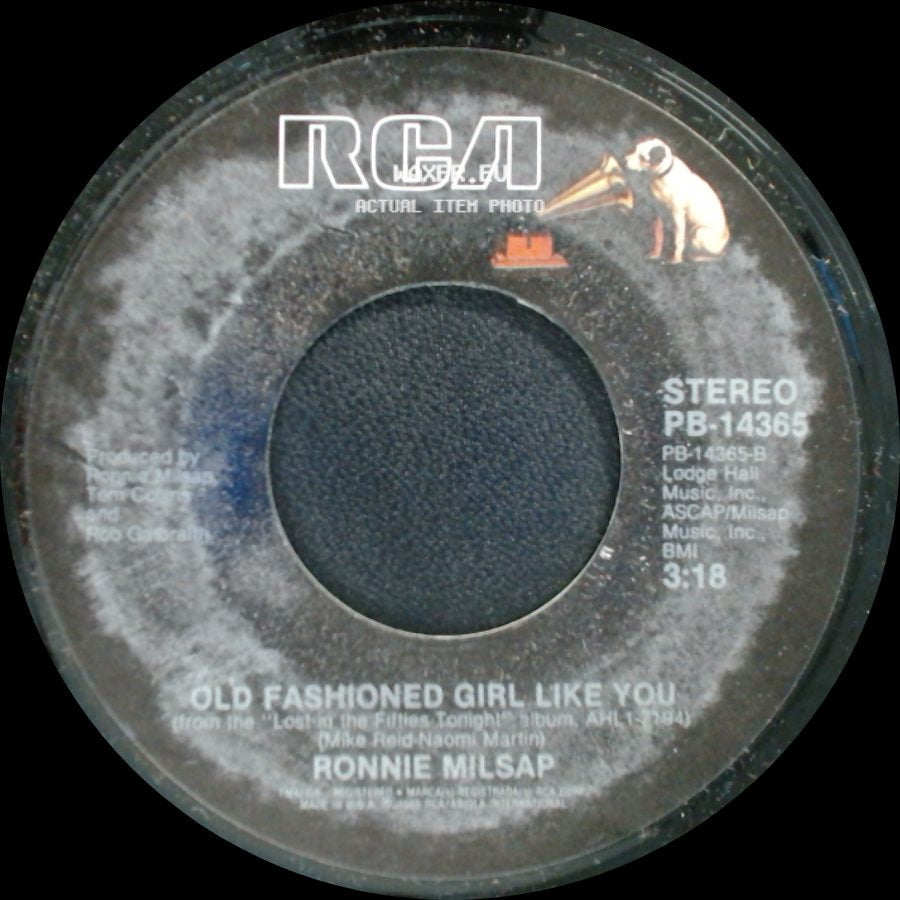 Ronnie Milsap - In Love / Old Fashioned Girl Like You side B
