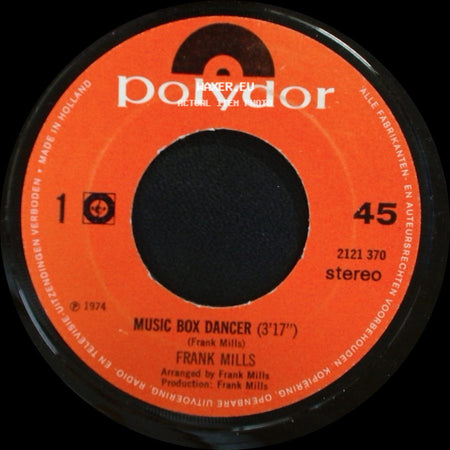 Frank Mills - Music Box Dancer (3'17") / The Poet And I (3'41") side A