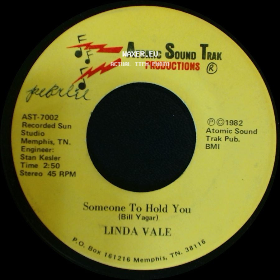 Linda Vale - Someone To Hold You / The Love Of My Life side A