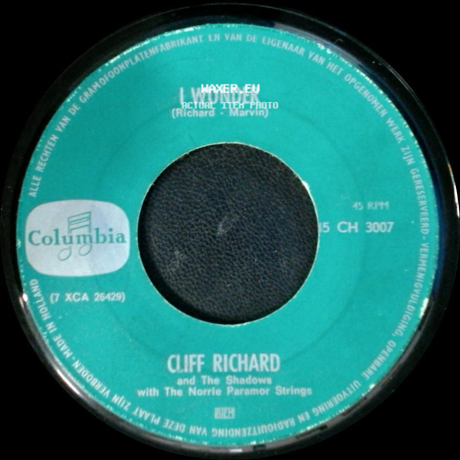 Cliff Richard And The Shadows / Cliff Richard And The Shadows With The Norrie Paramor Strings - Lucky Lips / I Wonder side B