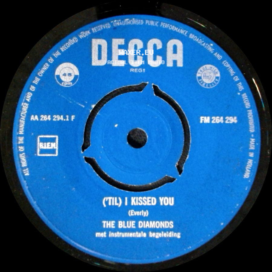 The Blue Diamonds - ('til) I Kissed You / I'm Gonna Get Married side A