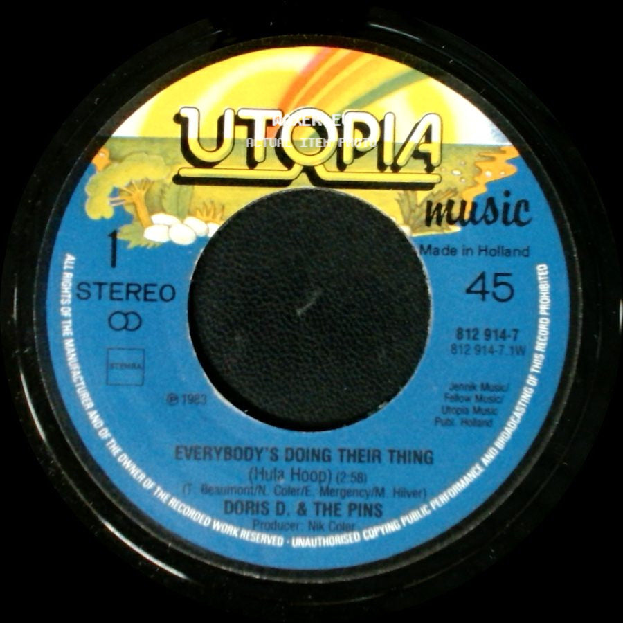 Doris D. & The Pins - Hula Hoop (Instrumental) / Everybody's Doing Their Thing side B