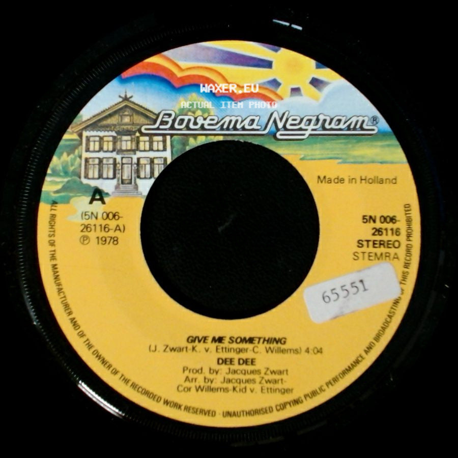 Dee Dee - Give Me Something / Hold Me side A