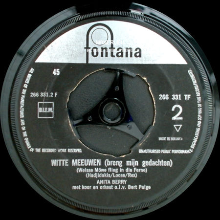 Anita Berry - Witte Meeuwen (Breng Mijn Gedachten) / Ik Zie De Witte Wolken Gaan side A