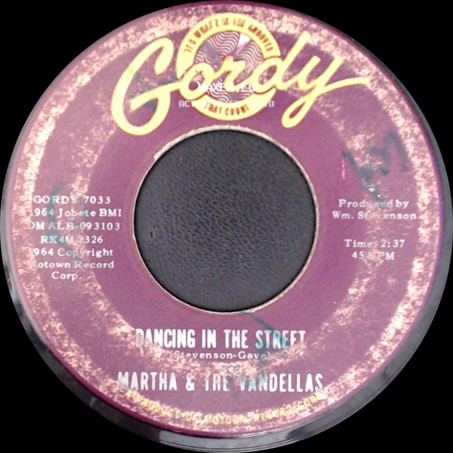 Martha & The Vandellas - Dancing In The Street / Where He Is (At My Door) side A