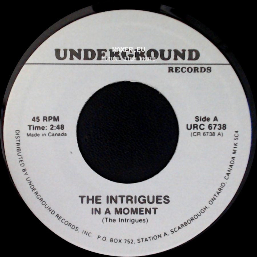 The Intrigues / The Ivy Three - In A Moment / Yogi side A