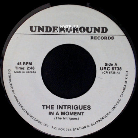 The Intrigues / The Ivy Three - In A Moment / Yogi side A