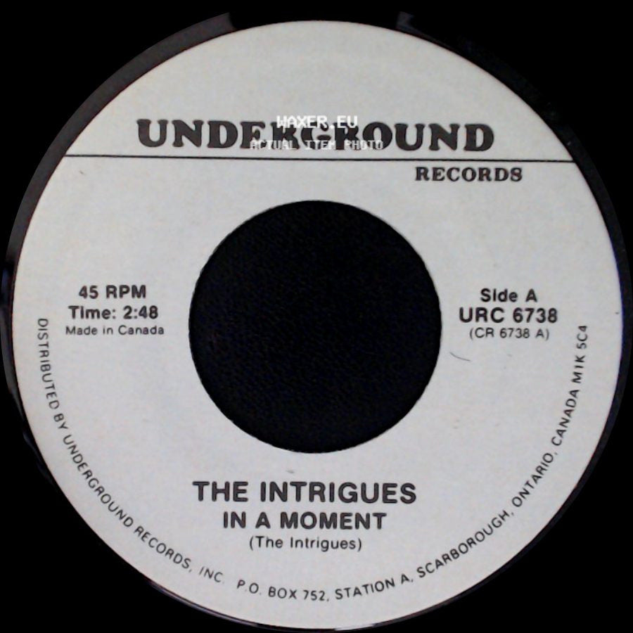 The Intrigues / The Ivy Three - In A Moment / Yogi side A