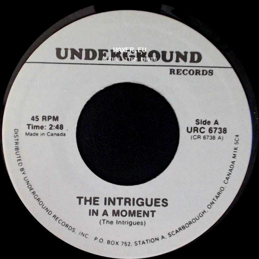 The Intrigues / The Ivy Three - In A Moment / Yogi side A