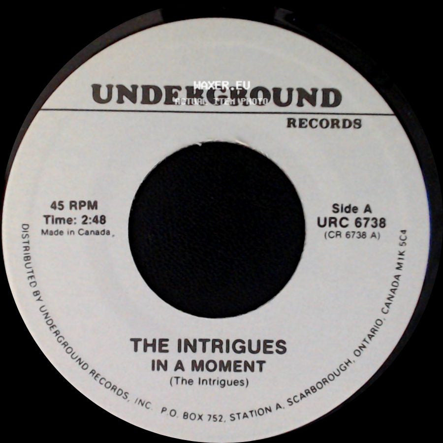 The Intrigues / The Ivy Three - In A Moment / Yogi side A