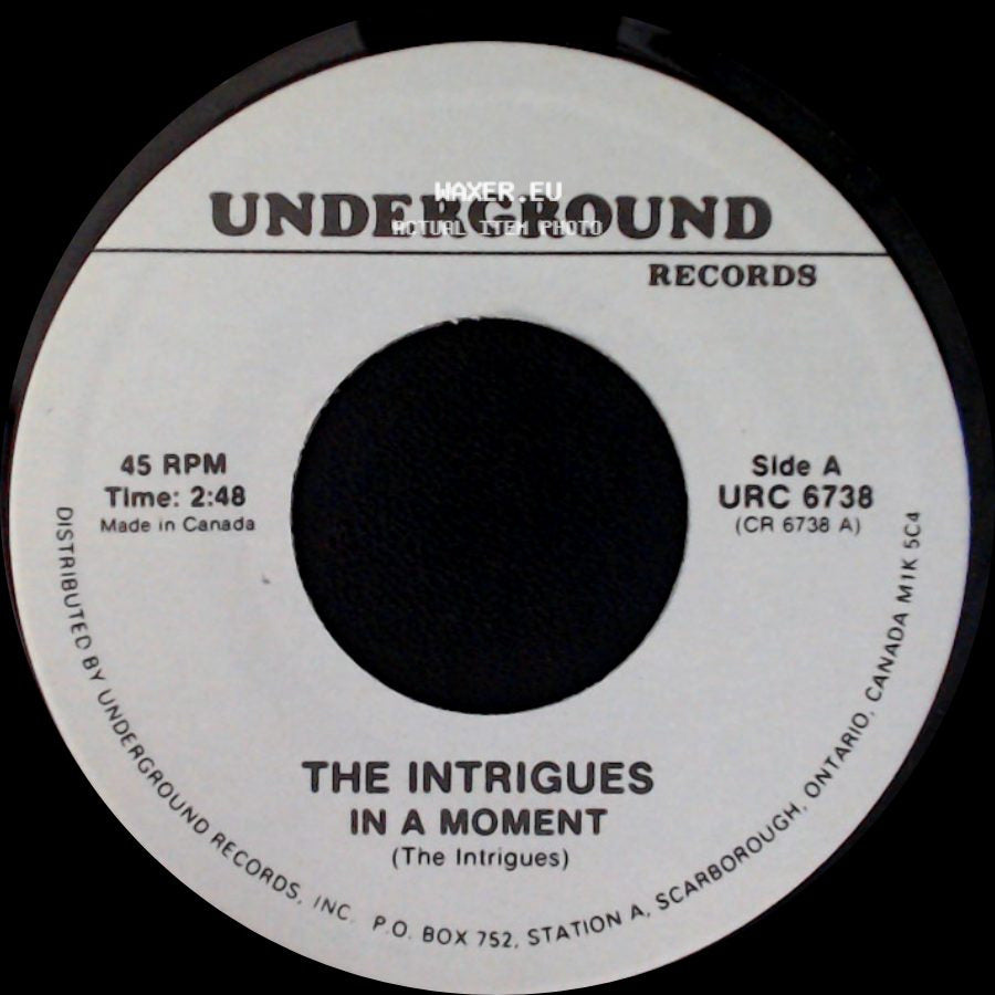 The Intrigues / The Ivy Three - In A Moment / Yogi side A