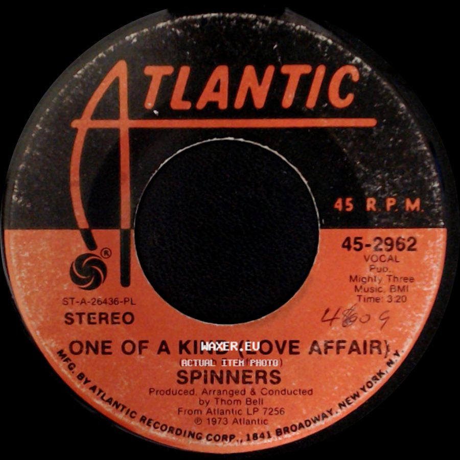 Spinners - One Of A Kind (Love Affair) / Don't Let The Green Grass Fool You side A