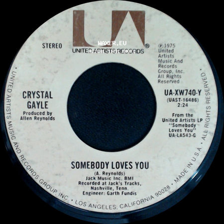 Crystal Gayle - Somebody Loves You / Coming Closer side A