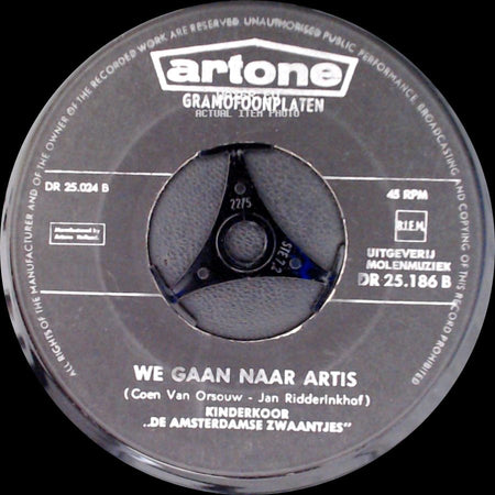 Kinderkoor "De Amsterdamse Zwaantjes" / Rijk De Gooyer - We Gaan Naar Artis / Een Bord Met Spaghetti side A
