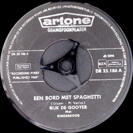 Kinderkoor "De Amsterdamse Zwaantjes" / Rijk De Gooyer - We Gaan Naar Artis / Een Bord Met Spaghetti side B