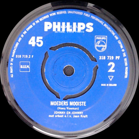 Johnny En Johnny / Johnny Hoes - Moeders Mooiste / Vader, Waar Is Moeder Gebleven? side A