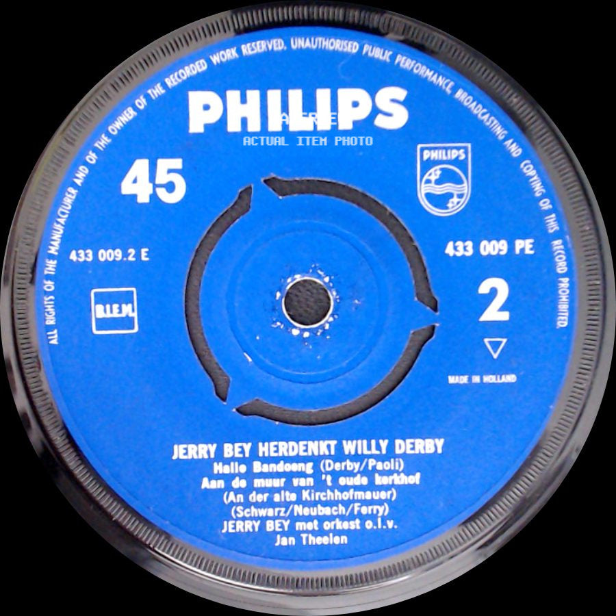 Jerry Bey / Jerry Bey Herdenkt Willy Derby - Herdenkt Willy Derby / Hallo Bandoeng / Aan De Muur Van 't Oude Kerkhof side B