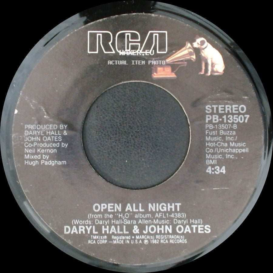Daryl Hall & John Oates - Family Man / Open All Night side B