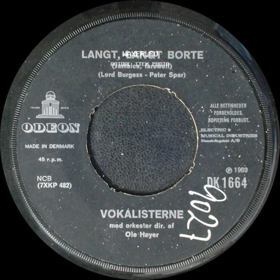 Vokalisterne - Langt, Langt Borte / Synge Og Danse Og Le side A