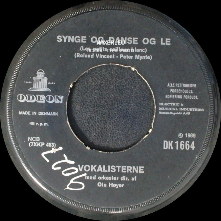 Vokalisterne - Langt, Langt Borte / Synge Og Danse Og Le side B
