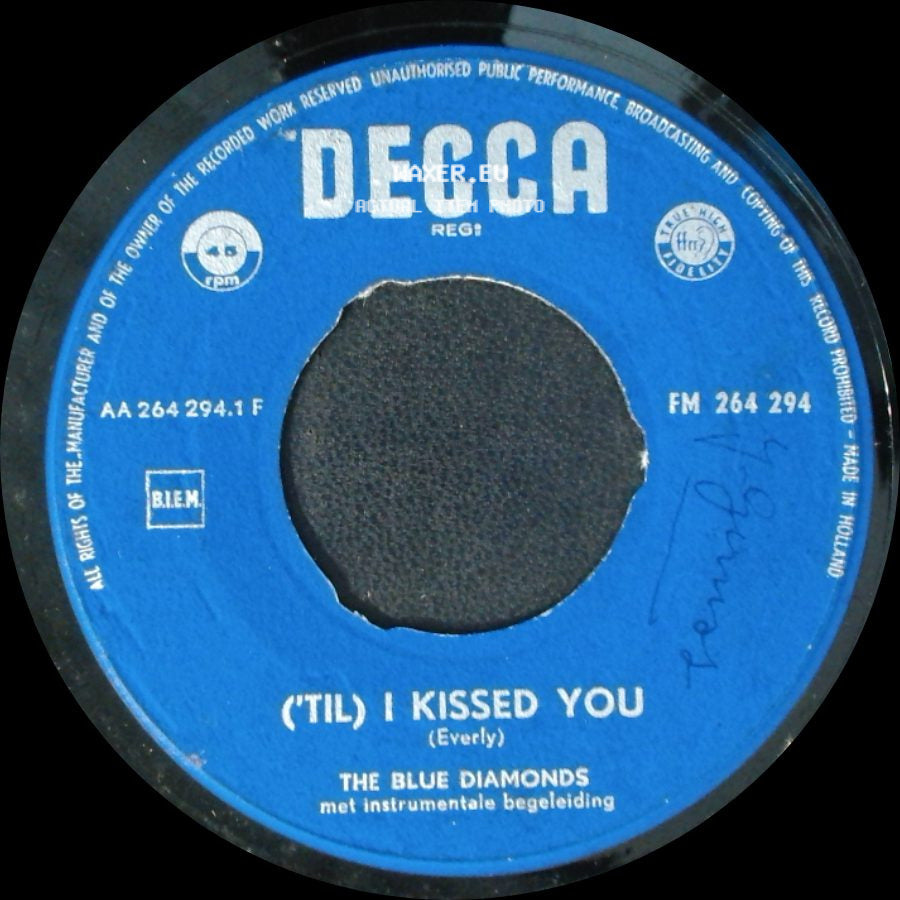 The Blue Diamonds - I'm Gonna Get Married / ('til) I Kissed You side B