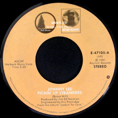 Johnny Lee - Pickin' Up Strangers / Never Lay My Lovin' Down side A