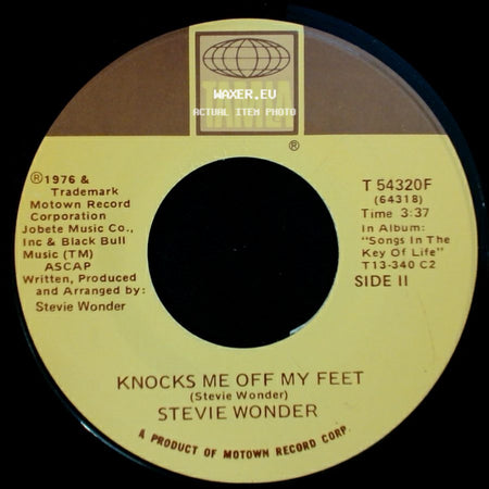 Stevie Wonder - I Ain't Gonna Stand For It / Knocks Me Off My Feet side B
