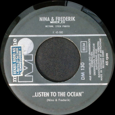 Nina & Frederik - "Listen To The Ocean" / Ich Träum' Von Einem Kleinen Haus side A