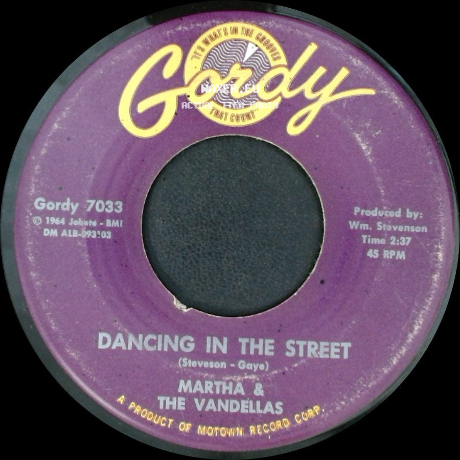 Martha & The Vandellas - There He Is (At My Door) / Dancing In The Street side B