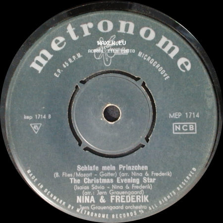 Nina & Frederik - Schlafe Mein Prinzchen / The Christmas Evening Star / Je Ne Crois Plus Au Père Noël / Mary's Boy Child side A