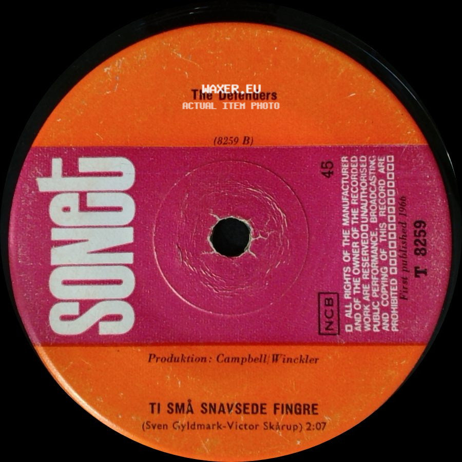 The Defenders - Der Er Lys I Lygte... / Ti Små Snavsede Fingre side B