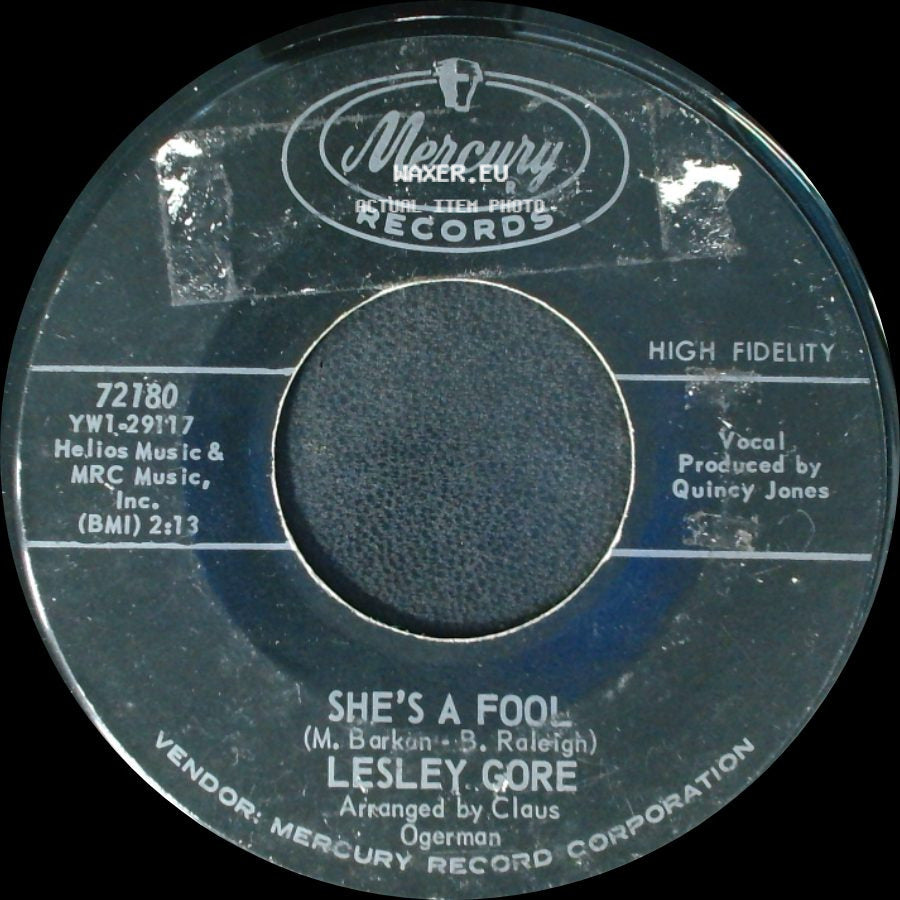 Lesley Gore - The Old Crowd / She's A Fool side B