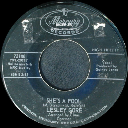 Lesley Gore - The Old Crowd / She's A Fool side B