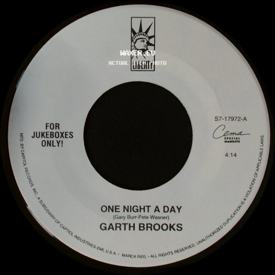 Garth Brooks - Mr. Blue / One Night A Day side B