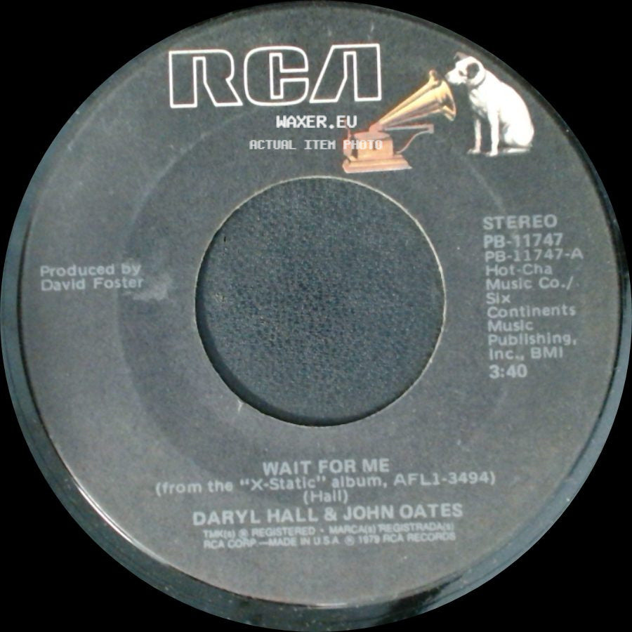 Daryl Hall & John Oates - Wait For Me / No Brain No Pain side A