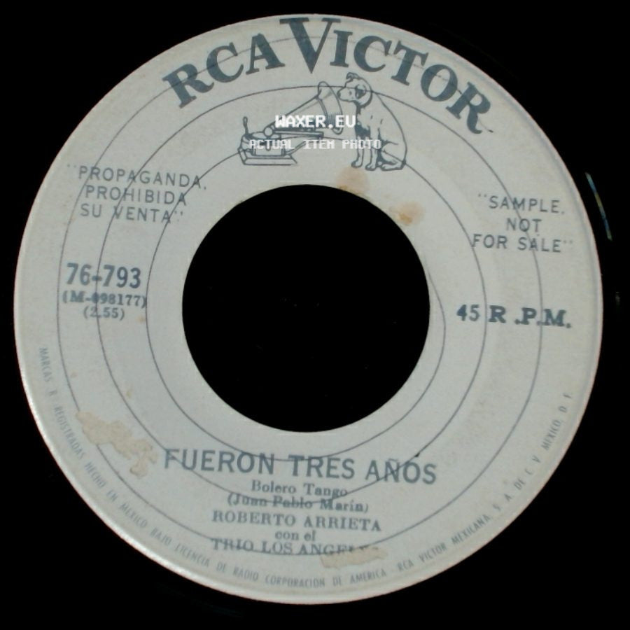 Roberto Arrieta Con El Trio Los Angeles / Roberto Arrieta - Vuelve / Fueron Tres Años side B
