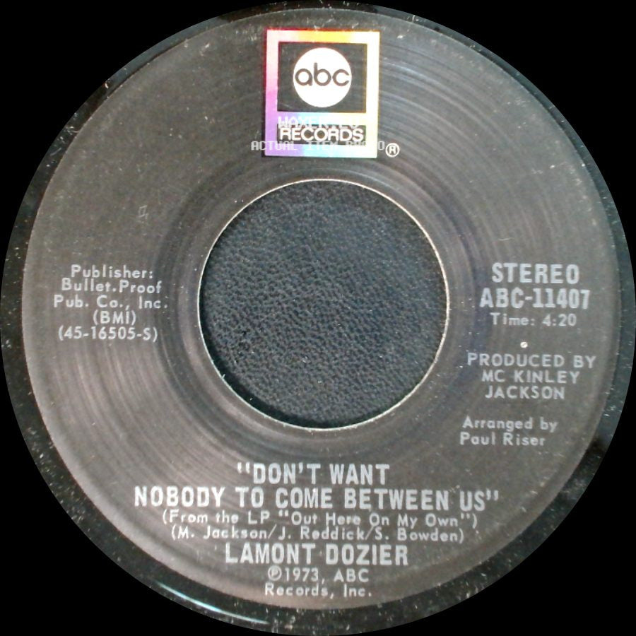 Lamont Dozier - Trying To Hold On To My Woman / Don't Want Nobody To Come Between Us side B