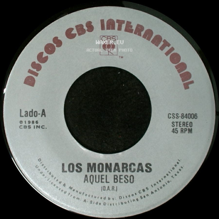 Los Monarcas / Los Monarcas De Mis Amigos - Aquel Beso / Rodeado side A