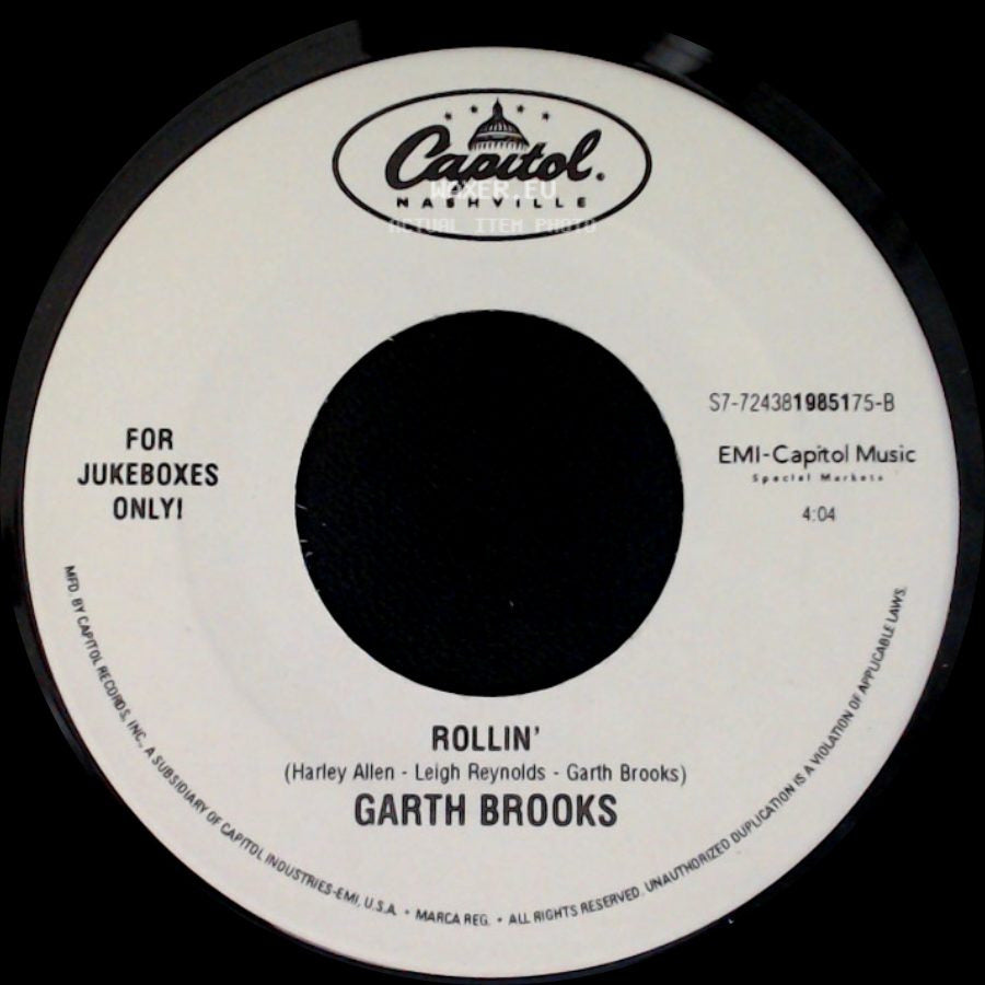 Garth Brooks - Rollin' / Longneck Bottle side A